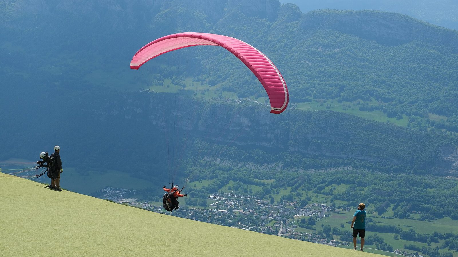 Vol en parapente biplace au-dessus des Alpes